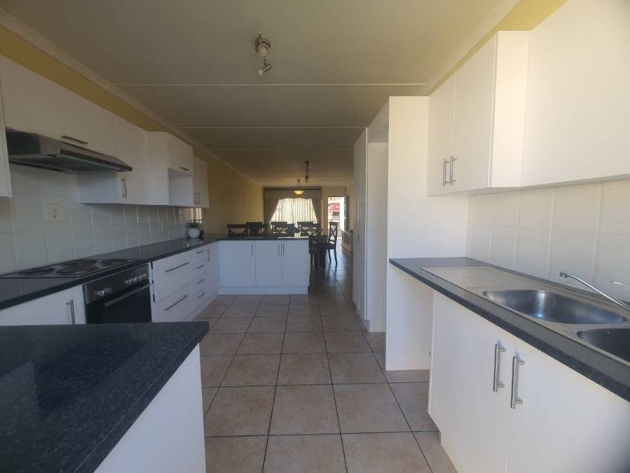 To Let 3 Bedroom Property for Rent in Beacon Bay Eastern Cape